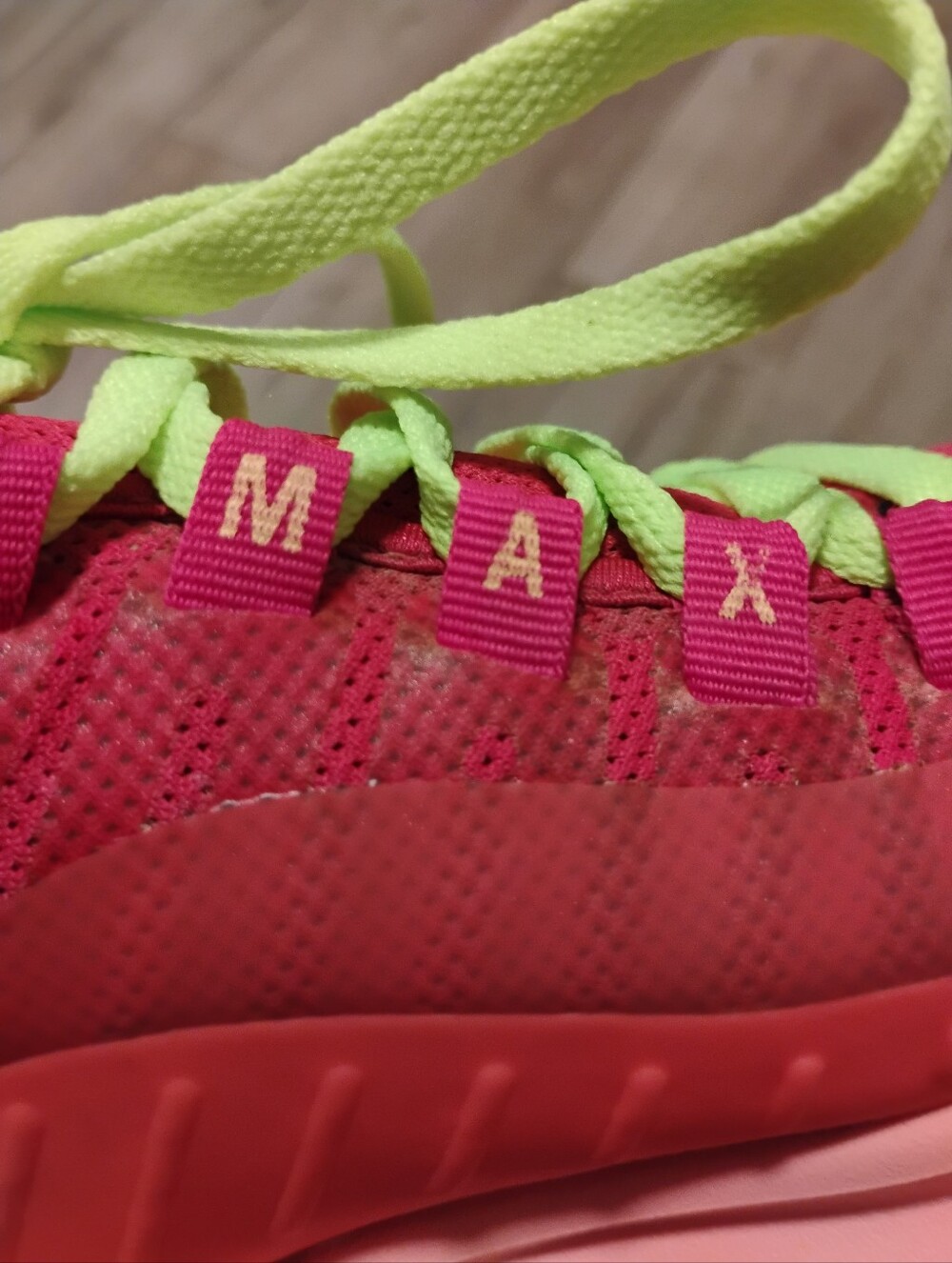 Nike Women's Air Max Axis Sneakers Running Shoes in Pink/Melon/Coral, Size 9.5 - Picture 10 of 16
